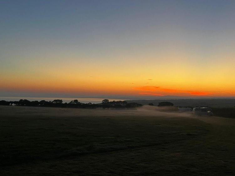 Hotel Carreg Y Gwynt Campsite - Touring And Tent Pitches Llanarth  Exterior foto