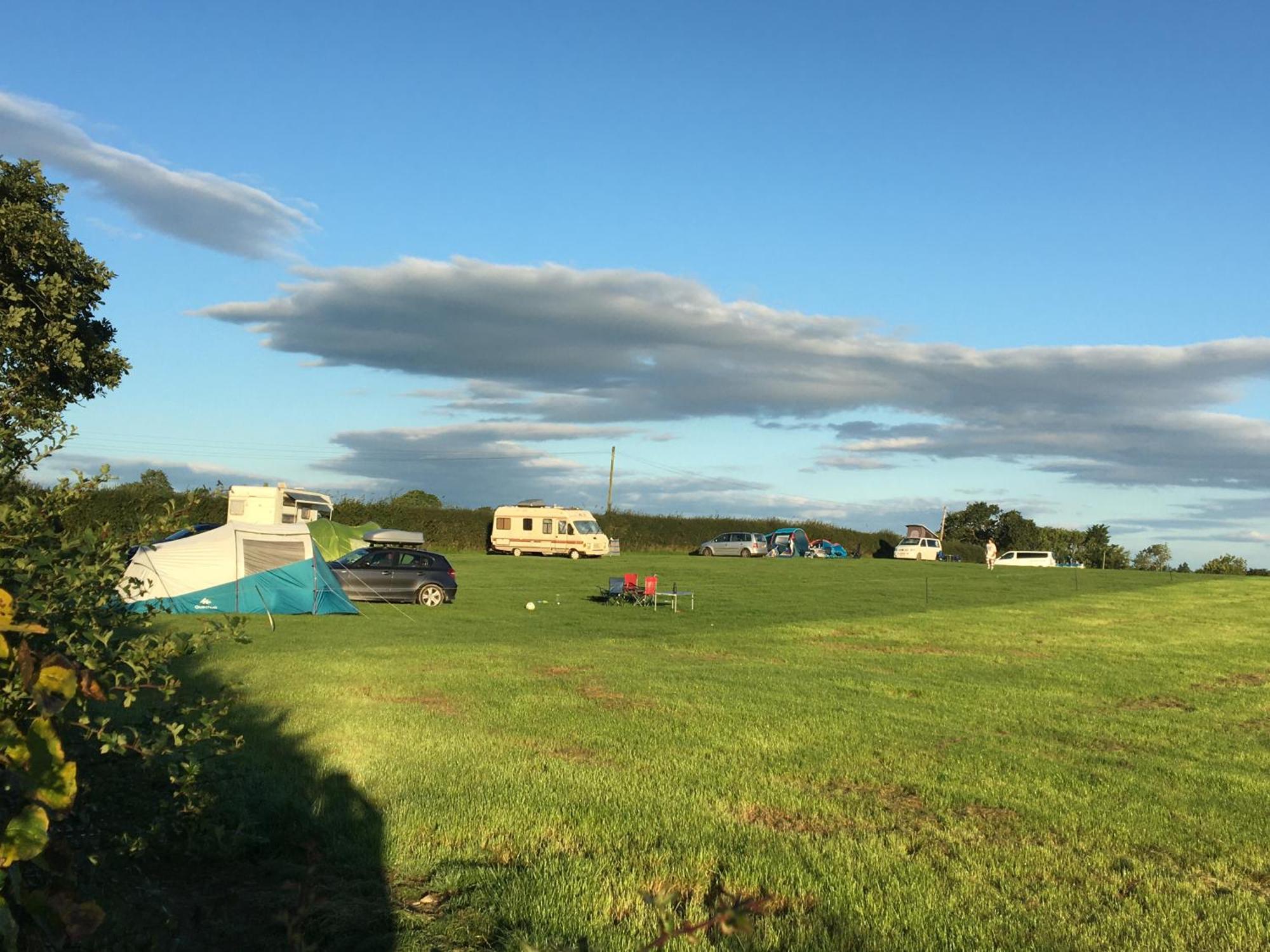 Hotel Carreg Y Gwynt Campsite - Touring And Tent Pitches Llanarth  Exterior foto